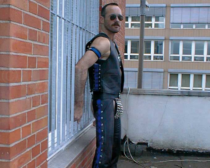 Leder-Weste geschnürt